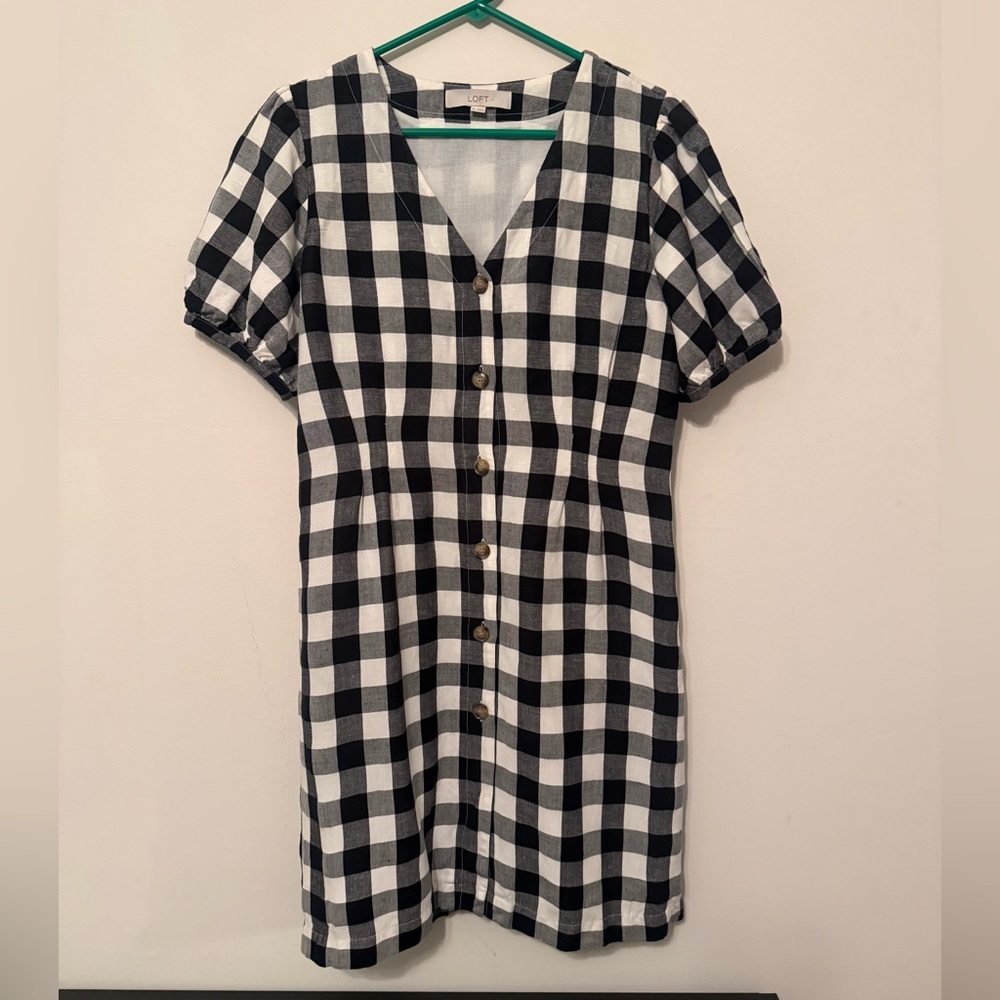 Loft size 6 black and white plaid button down dress